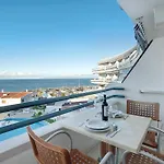 Апартаменти Over The Ocean Адехе
